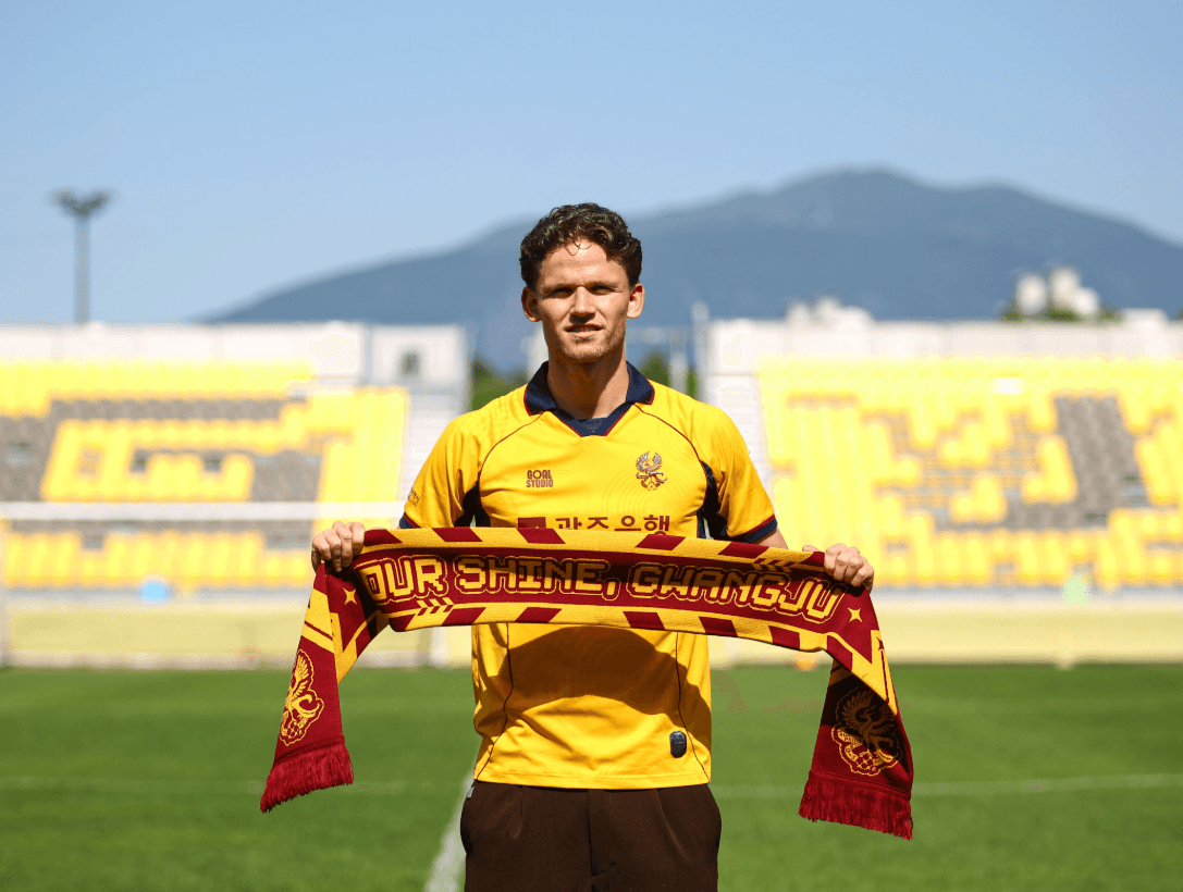 광주FC, 네덜란드 '194cm 철벽' 반 흐룬스벤 영입 공식 발표