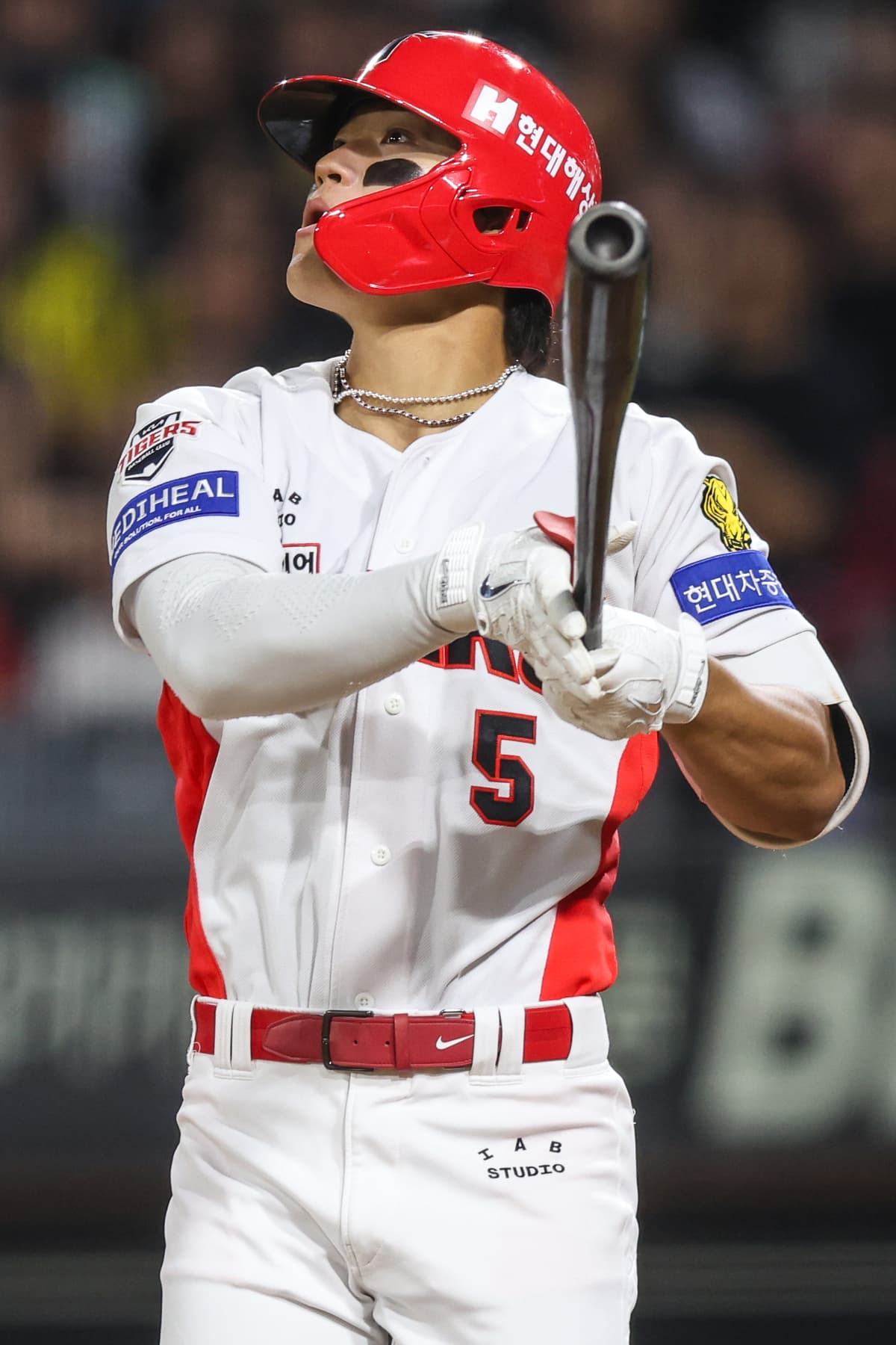 KIA전에서 첫 실점 헌납한 LG 리오스, 김도영·나성범에게 피홀로